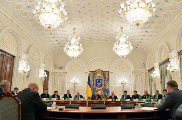 Ukraine strengthens security in eastern cities - ảnh 1